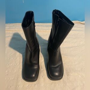 Steve Madden Chelsea chunky heel zip on side Black size 9